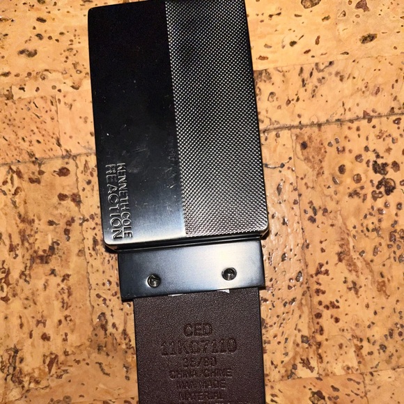 Kenneth Cole Mens Reversible belt - Picture 9 of 11